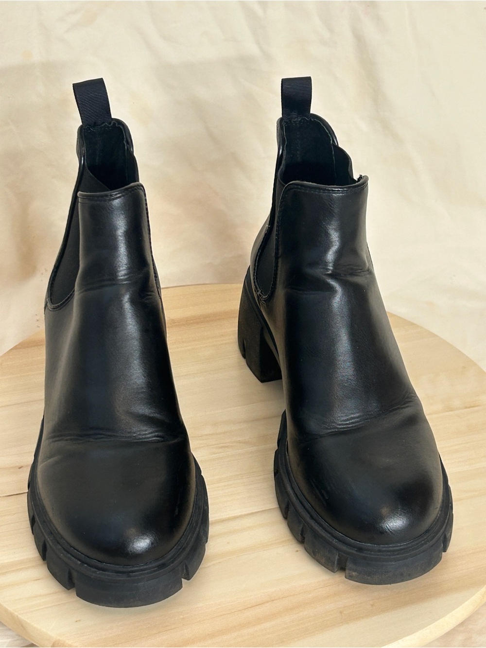 Steve Madden Howler Women's Black Chelsea Ankle Boots Chunky Lug Sole US 8.5M - Picture 2 of 7